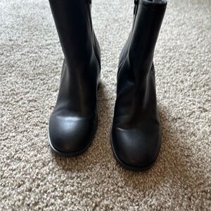 Nine West Black Women's Chelsea Boots - Size 8